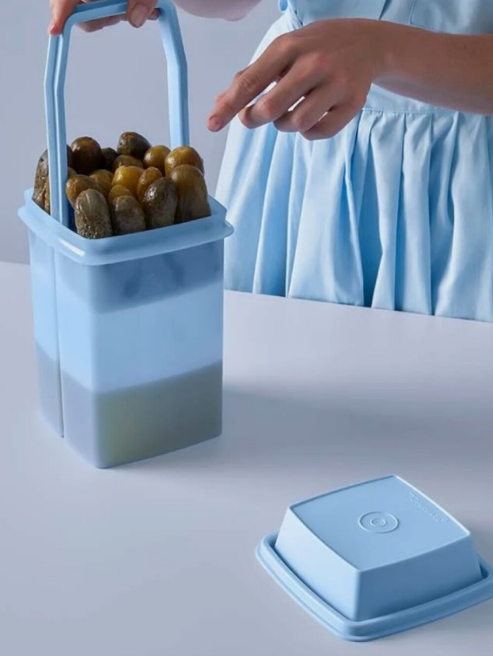 Tupperware Pick-A-Deli®️ Container - Picture 3 of 4